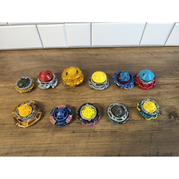 11 Beyblades for beginners or collectors - READ - Picture 4 of 8